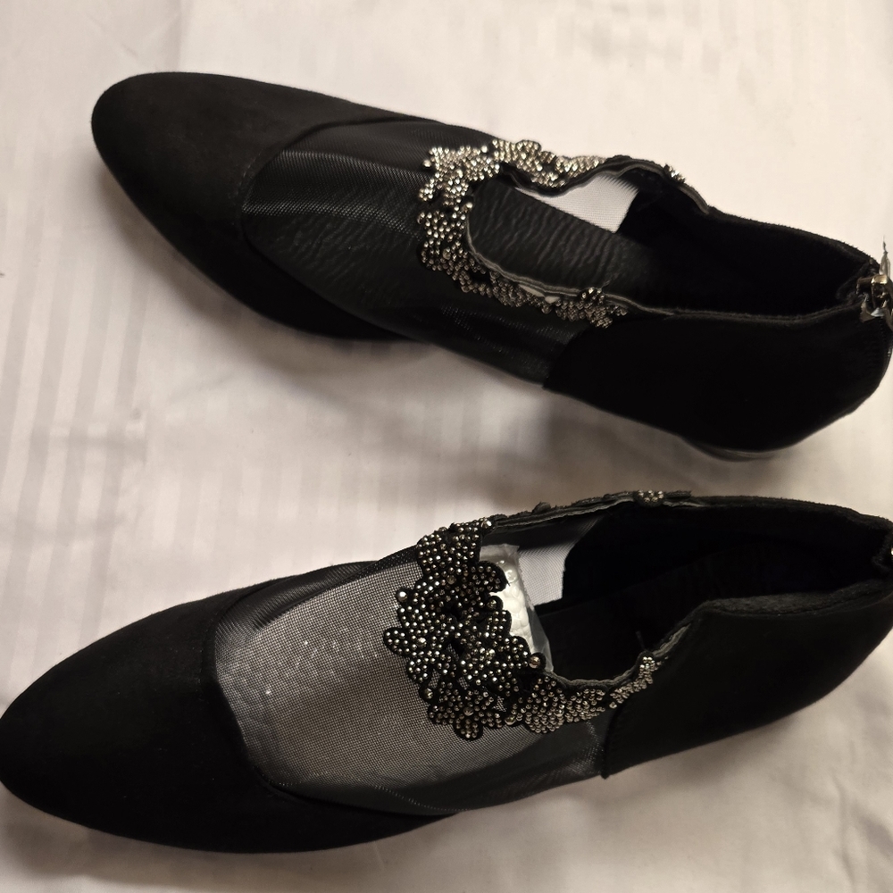 Mesh Shoe - Picture 2 of 4